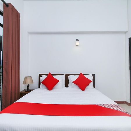 Delphin Hotel نوفارا إيلِيا الغرفة الصورة
