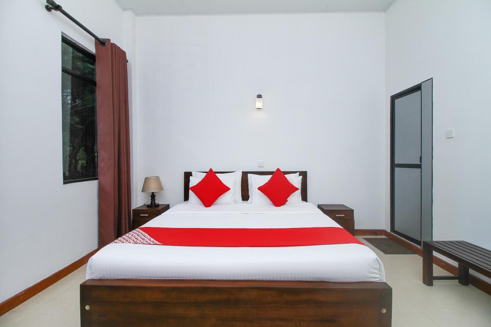 Delphin Hotel نوفارا إيلِيا الغرفة الصورة