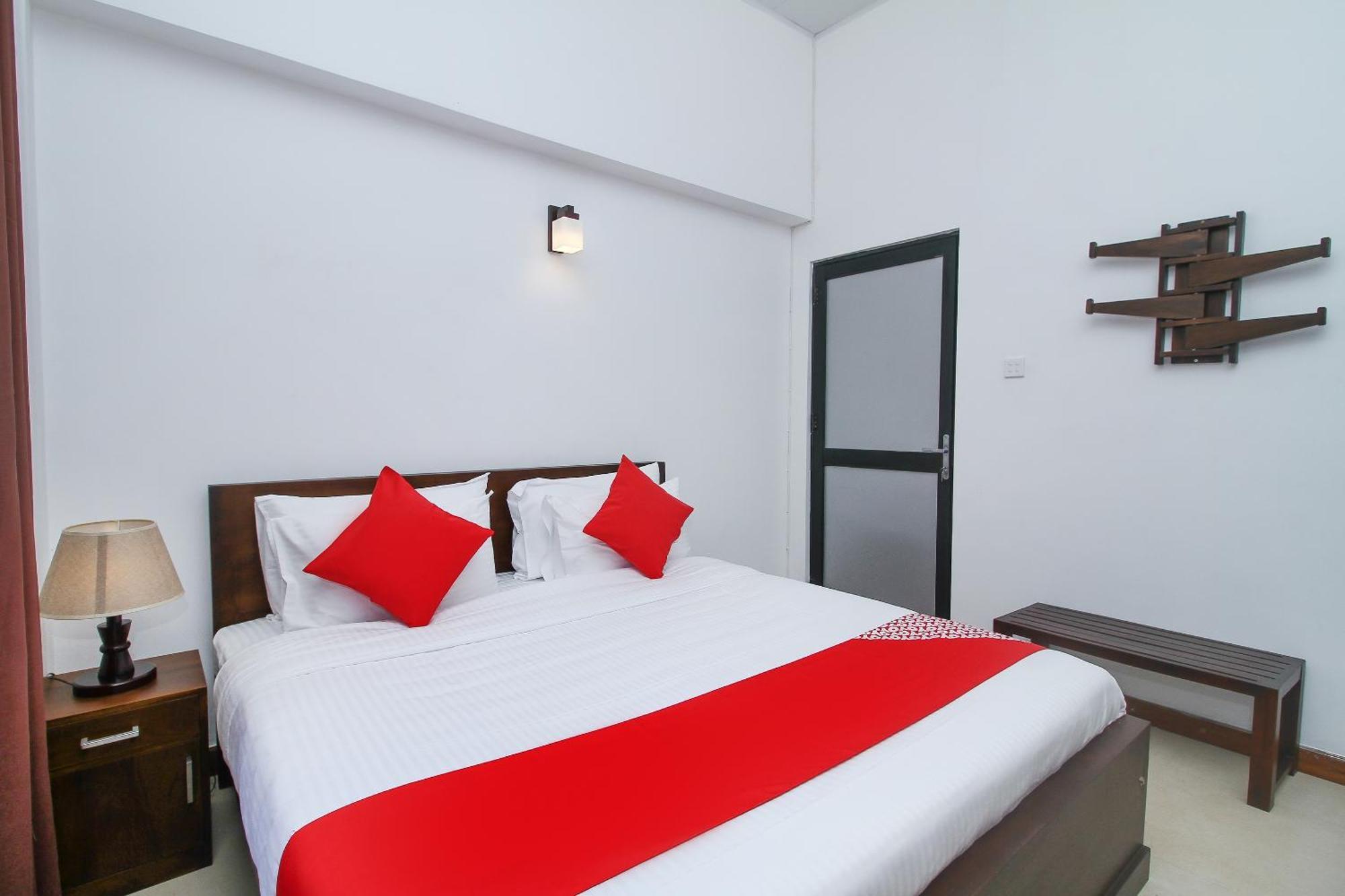 Delphin Hotel نوفارا إيلِيا الغرفة الصورة