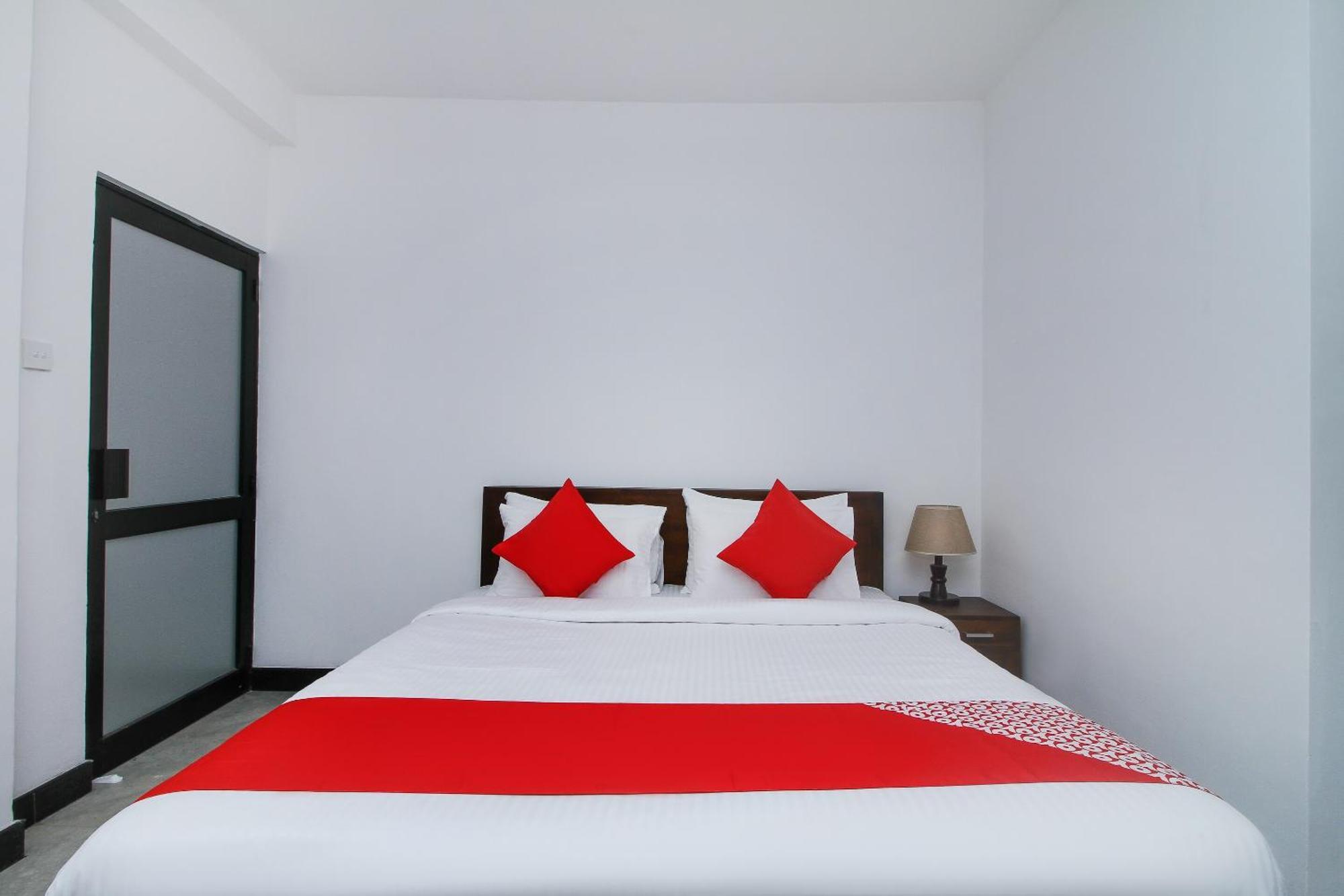 Delphin Hotel نوفارا إيلِيا الغرفة الصورة
