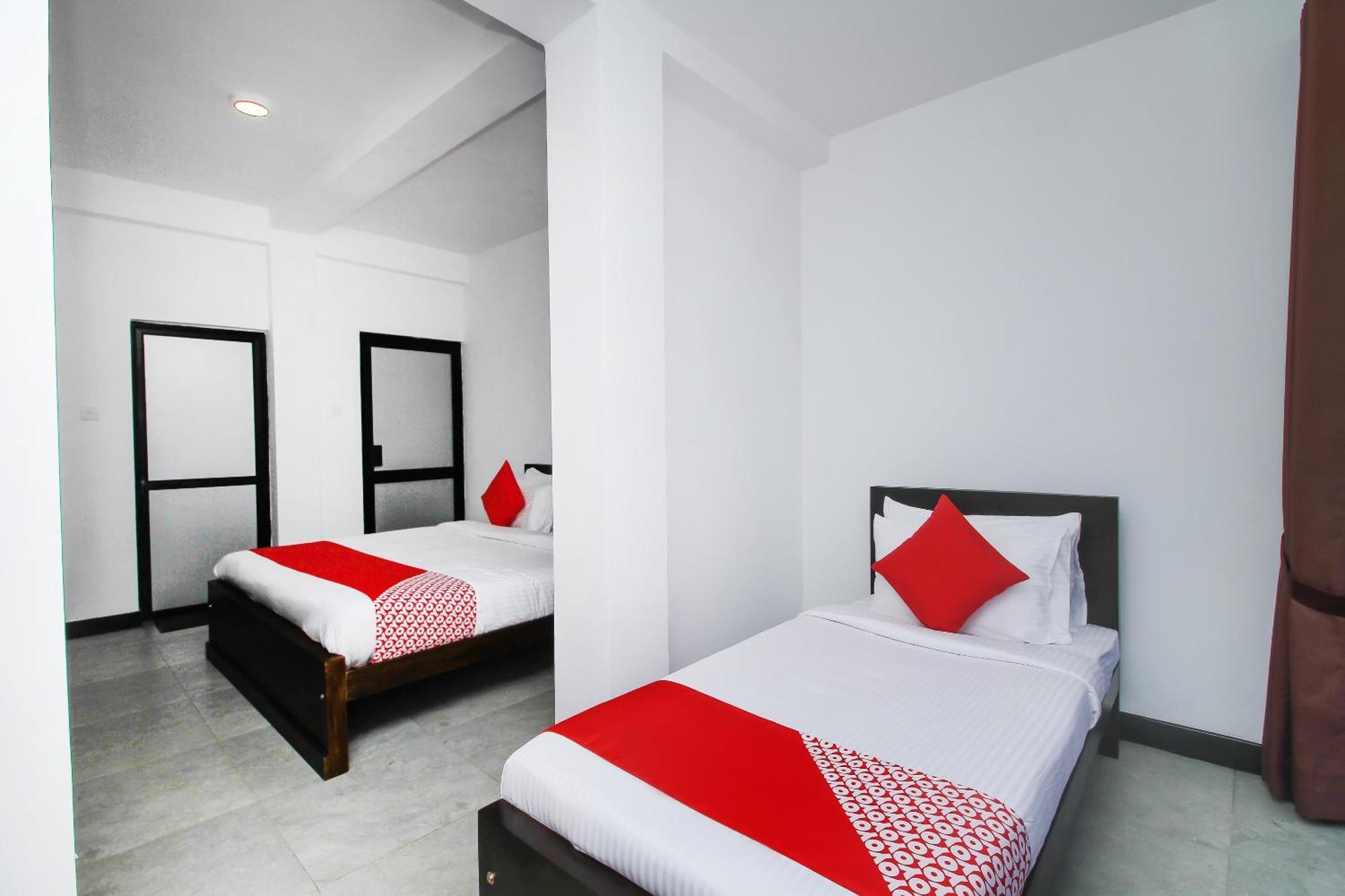 Delphin Hotel نوفارا إيلِيا الغرفة الصورة