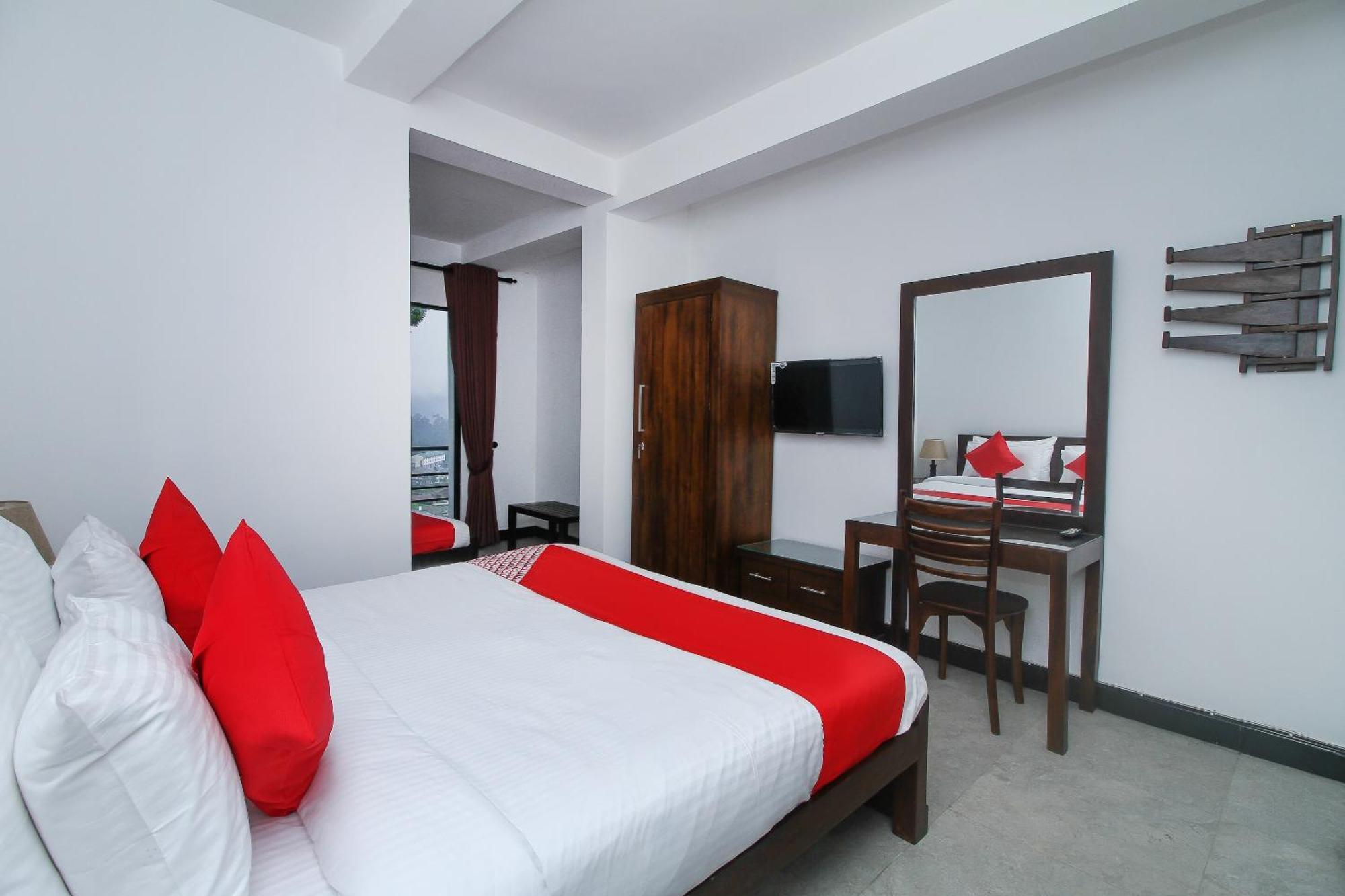 Delphin Hotel نوفارا إيلِيا الغرفة الصورة