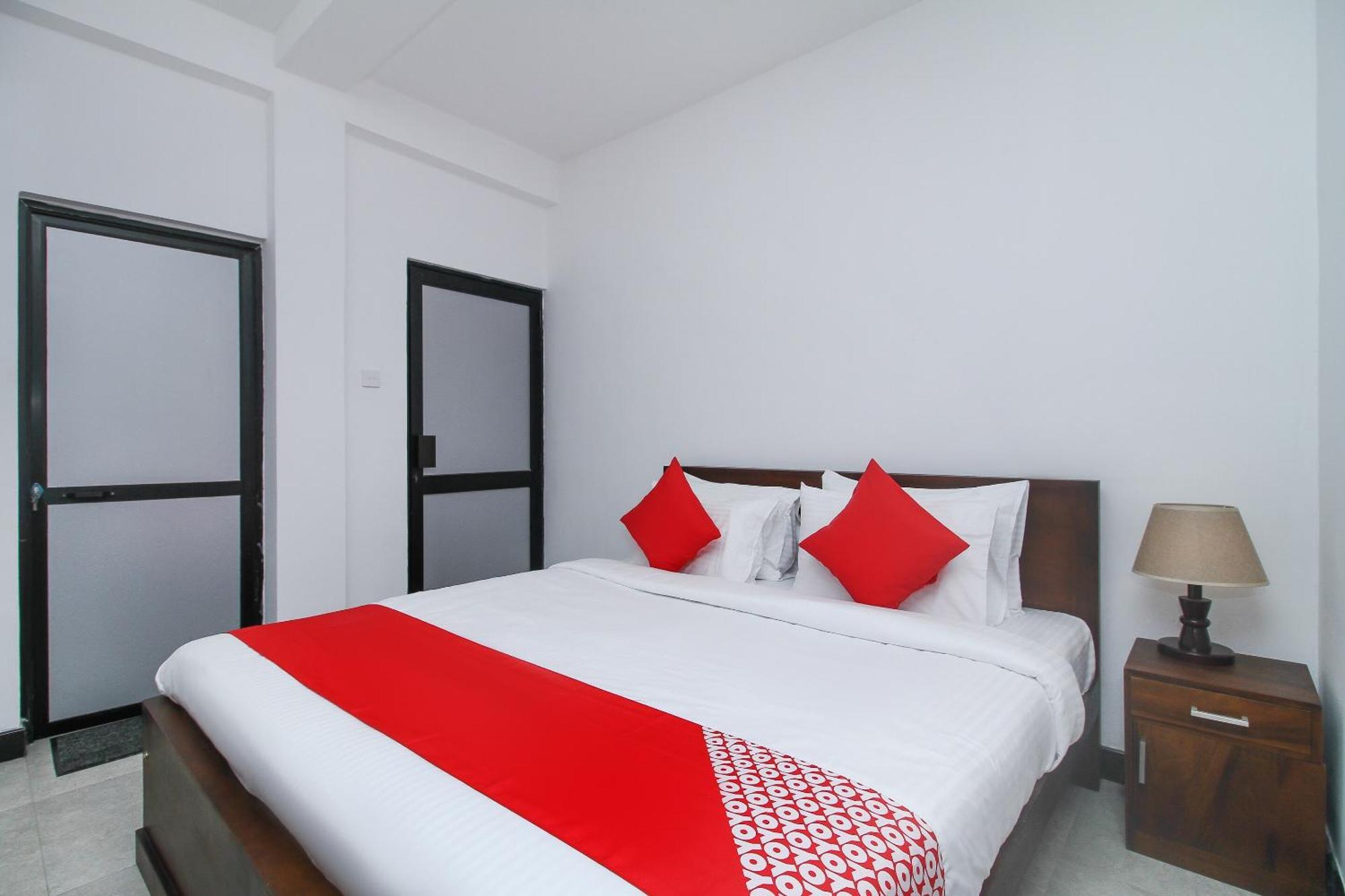 Delphin Hotel نوفارا إيلِيا الغرفة الصورة