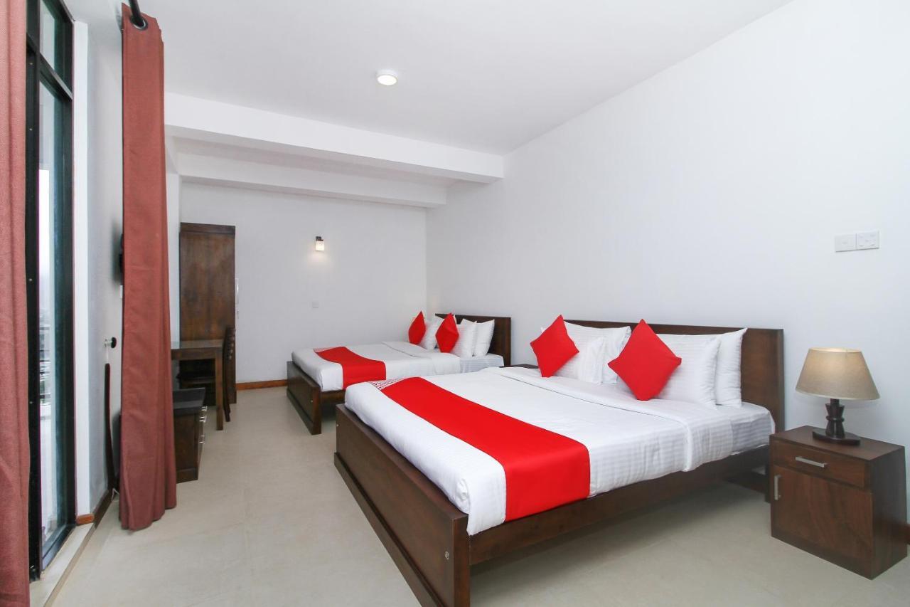 Delphin Hotel نوفارا إيلِيا المظهر الخارجي الصورة